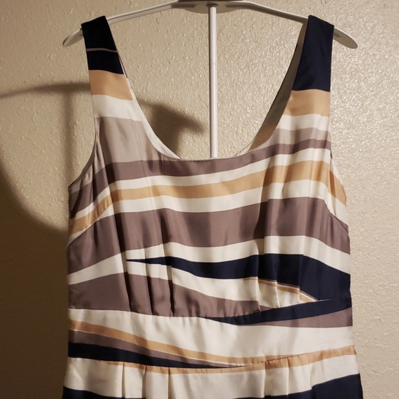 Silk dress - Picture 4 of 8